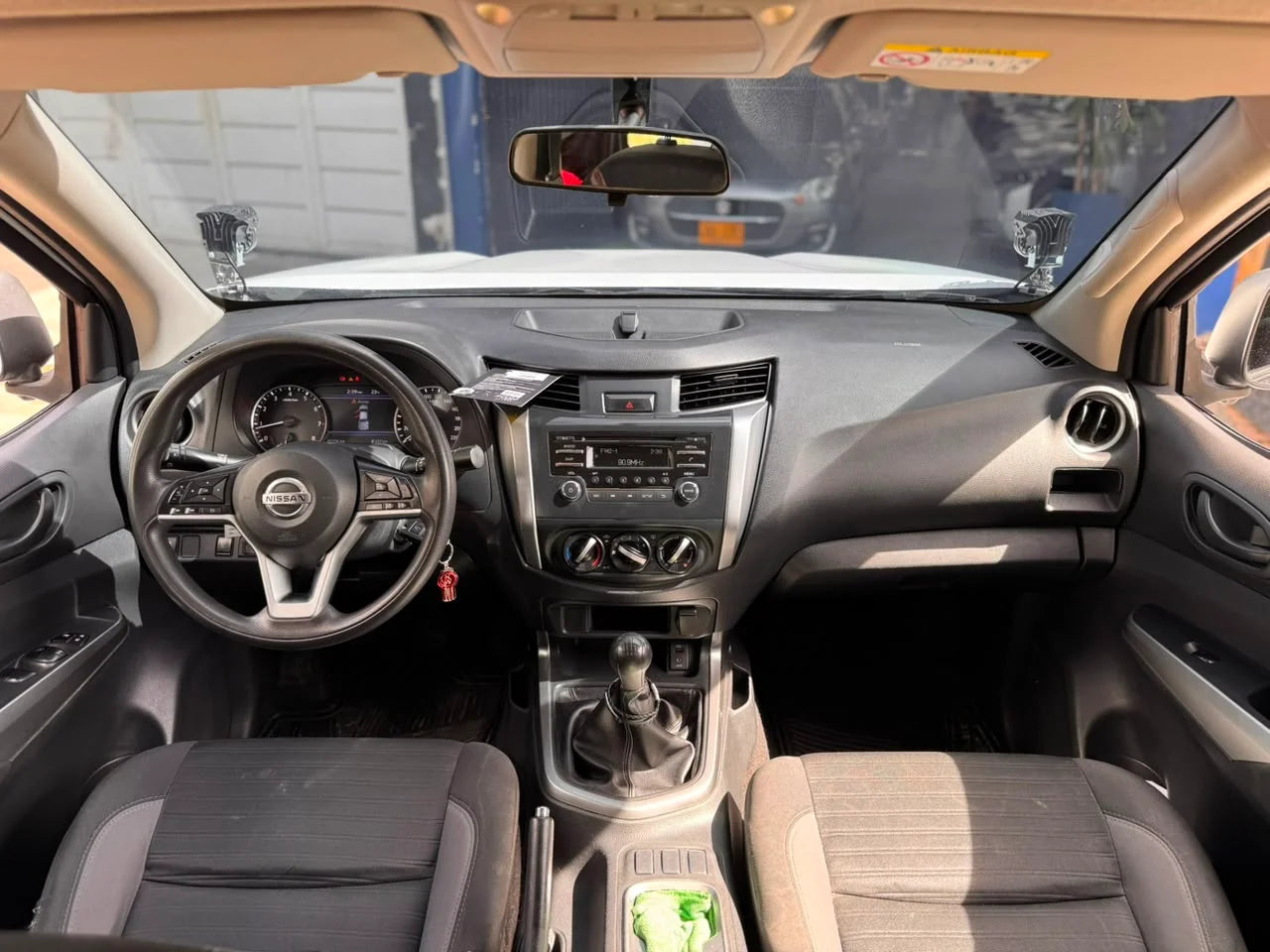 NISSAN FRONTIER DOBLE CABINA 4X2 MT