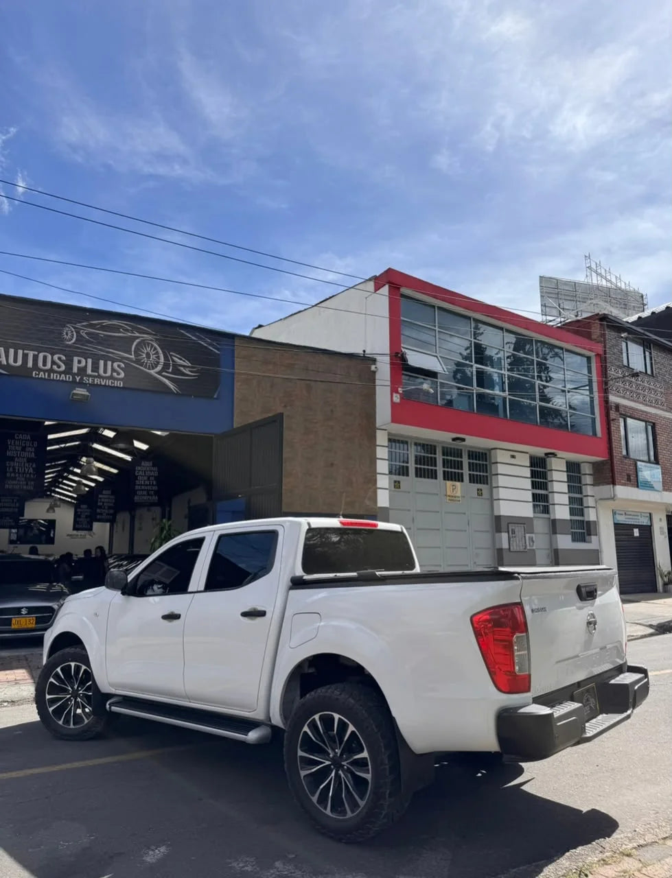 NISSAN FRONTIER DOBLE CABINA 4X2 MT