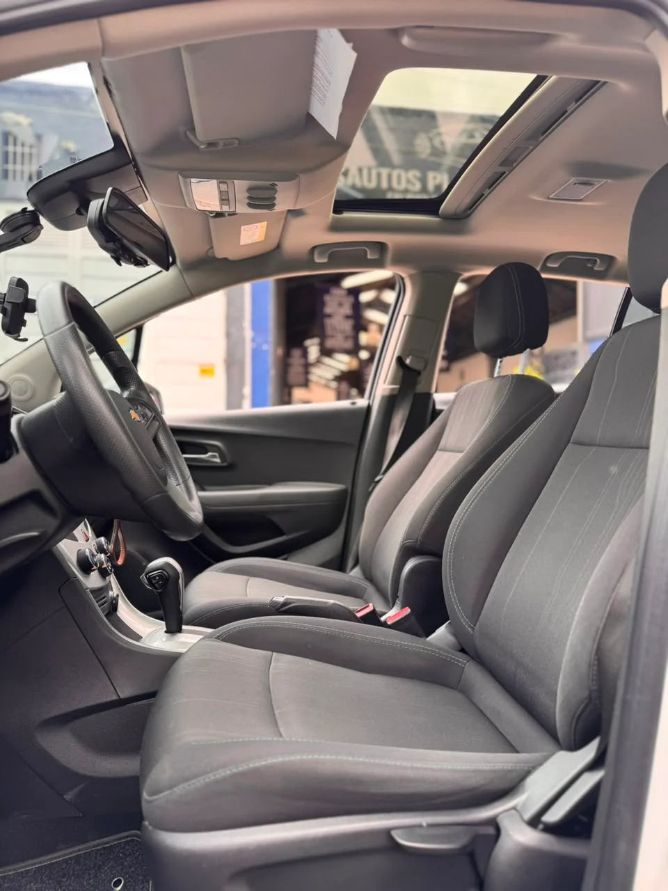 CHEVROLET TRACKER LT AT