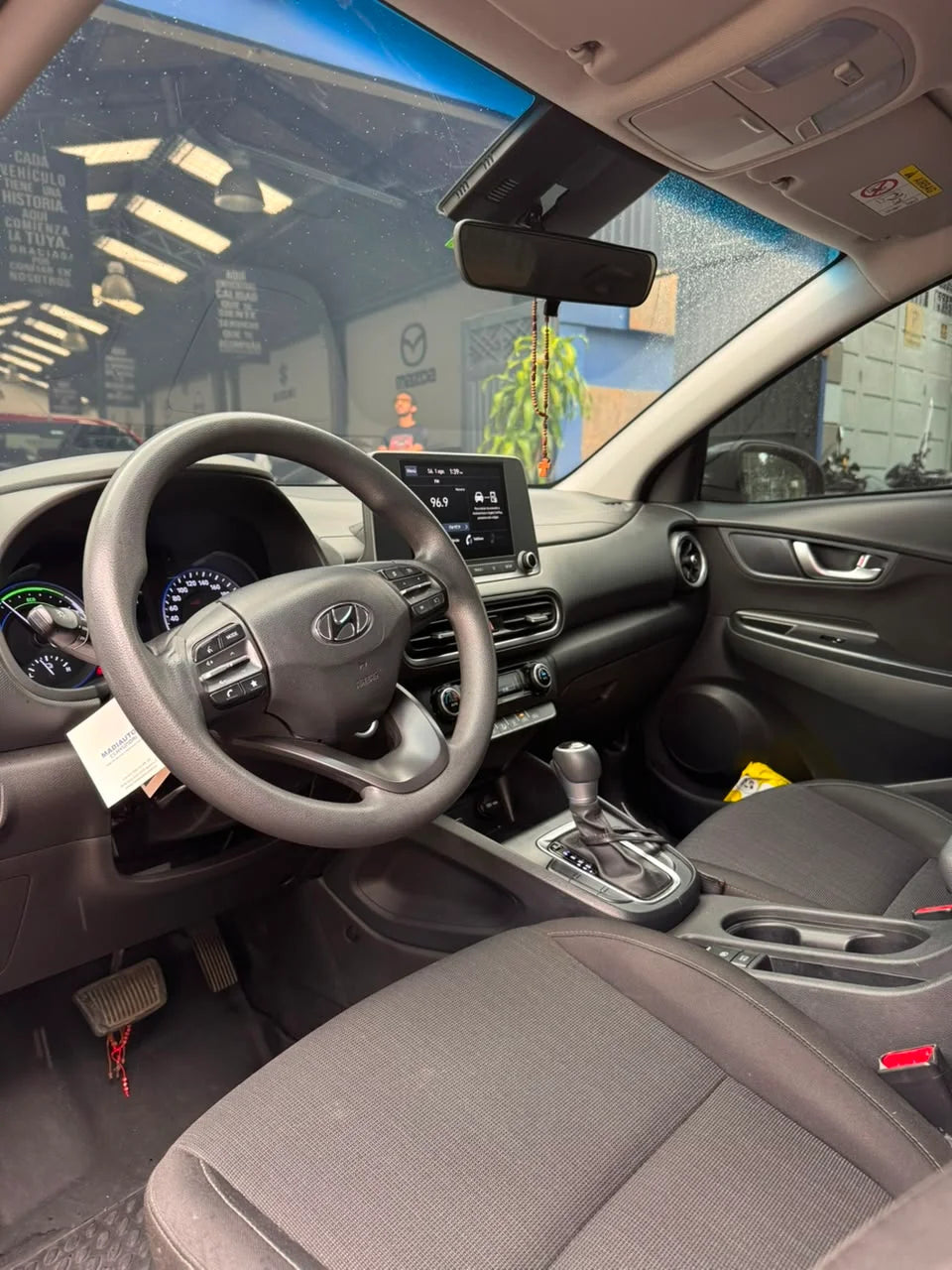 HYUNDAI KONA PREMIUM HYBRID AT