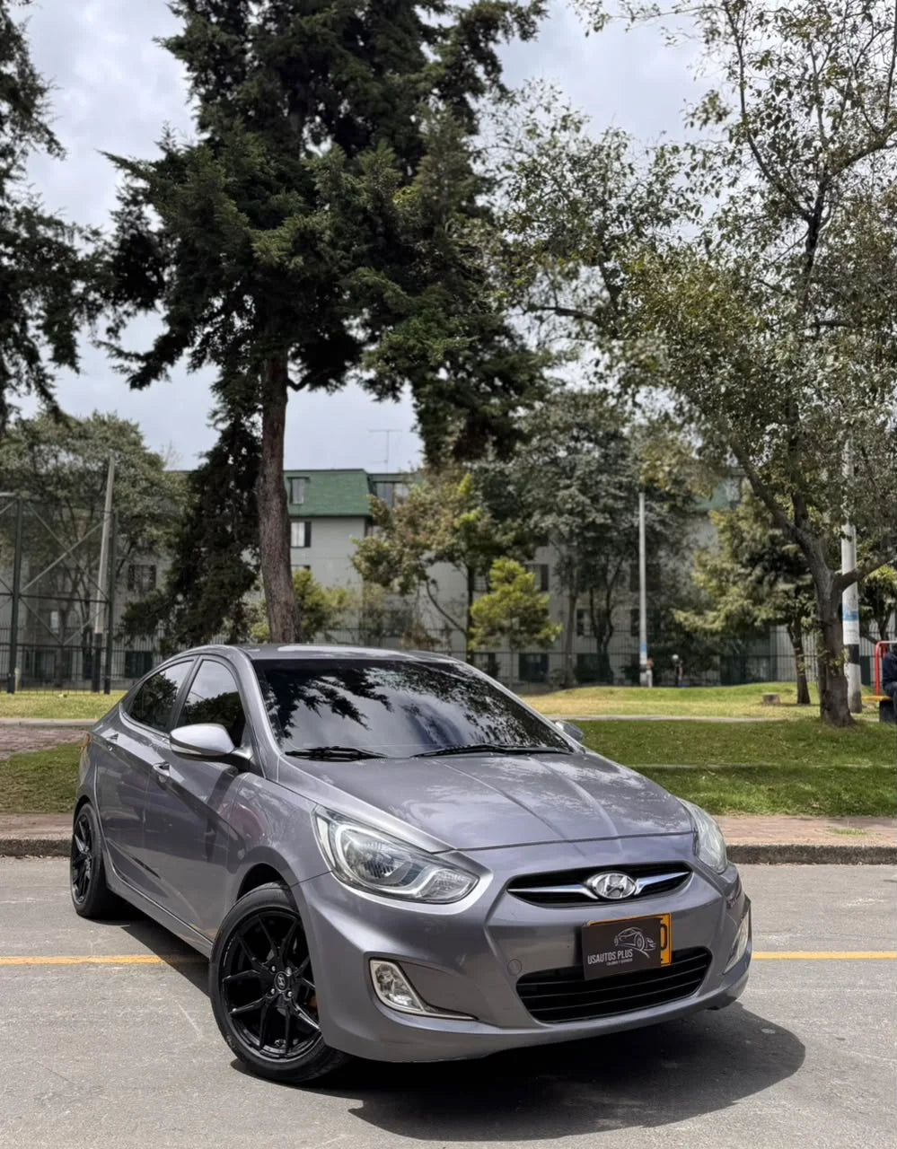 HYUNDAI i25 ACCENT GL MECÁNICO