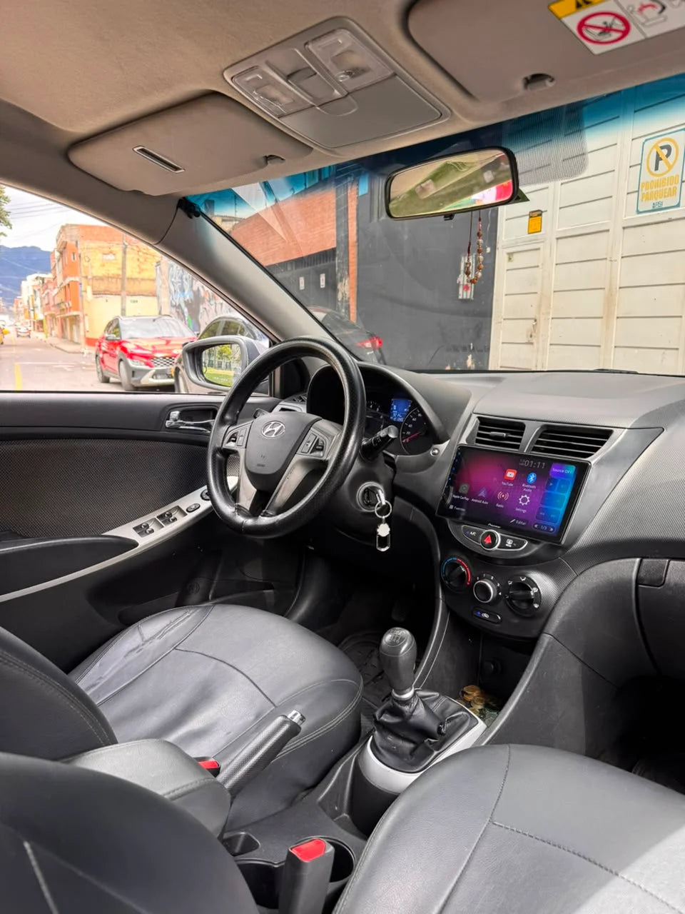 HYUNDAI i25 ACCENT GL MECÁNICO