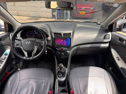 HYUNDAI i25 ACCENT GL MECÁNICO