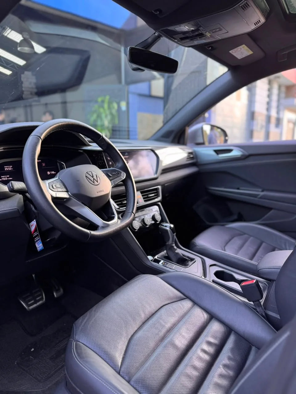 VOLKSWAGEN TAOS HIGHLINE AT