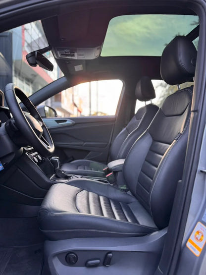 VOLKSWAGEN TAOS HIGHLINE AT