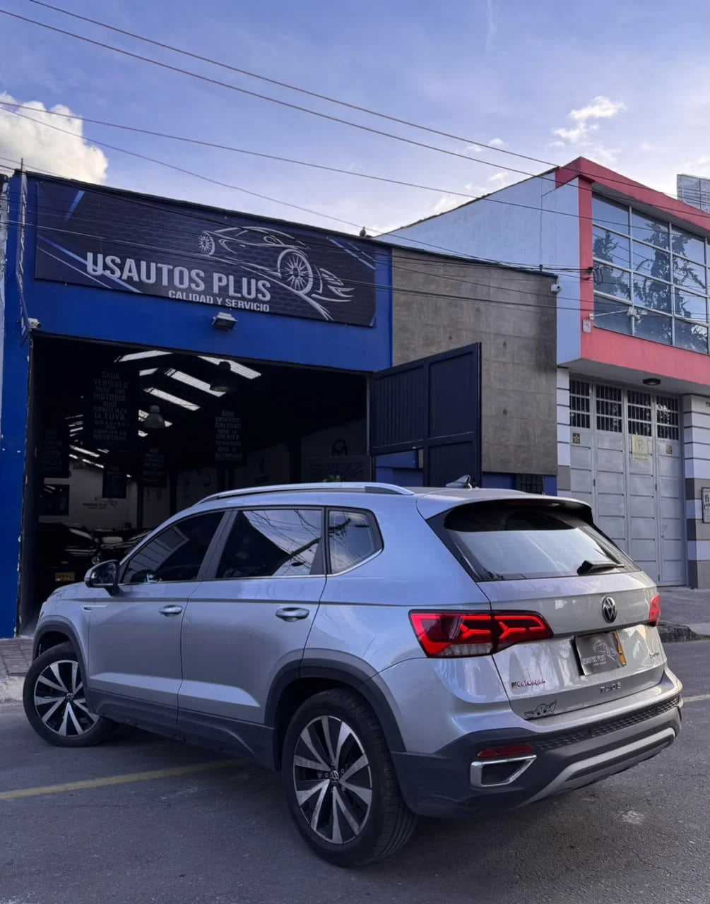 VOLKSWAGEN TAOS HIGHLINE AT