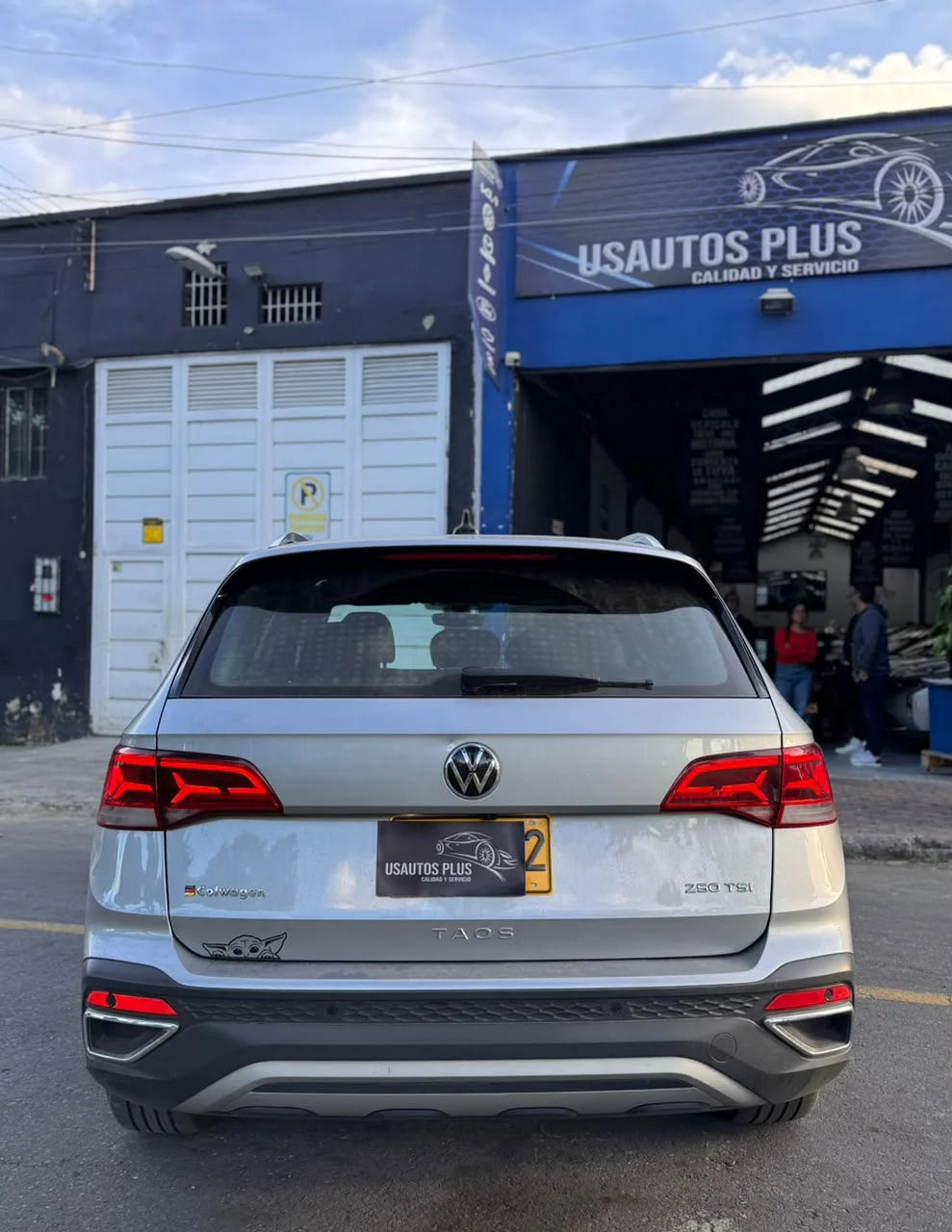 VOLKSWAGEN TAOS HIGHLINE AT