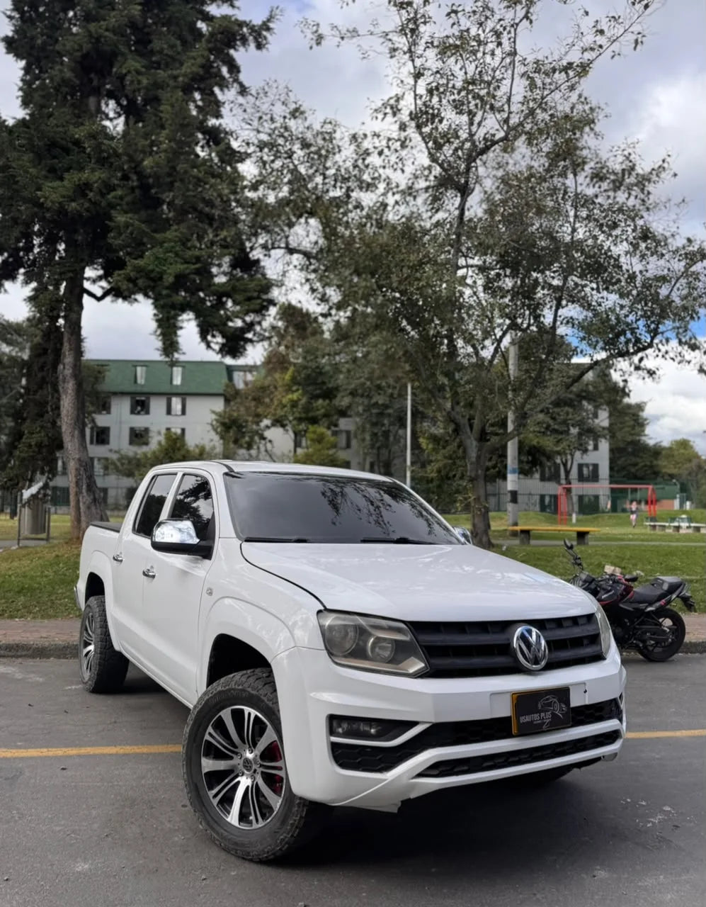 VOLKSWAGEN AMAROK TRENDLINE TURBO DIÉSEL MT 4X4