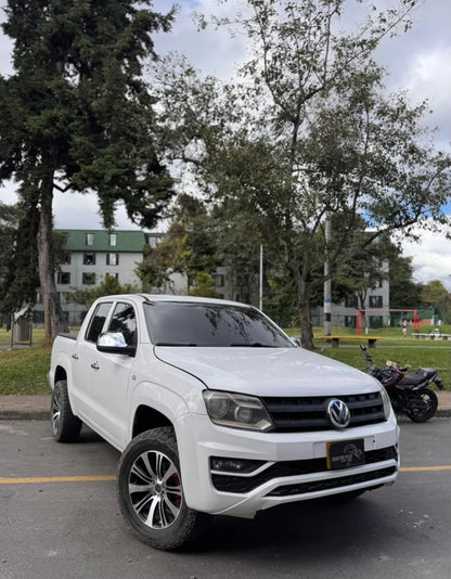 VOLKSWAGEN AMAROK TRENDLINE TURBO DIÉSEL MT 4X4