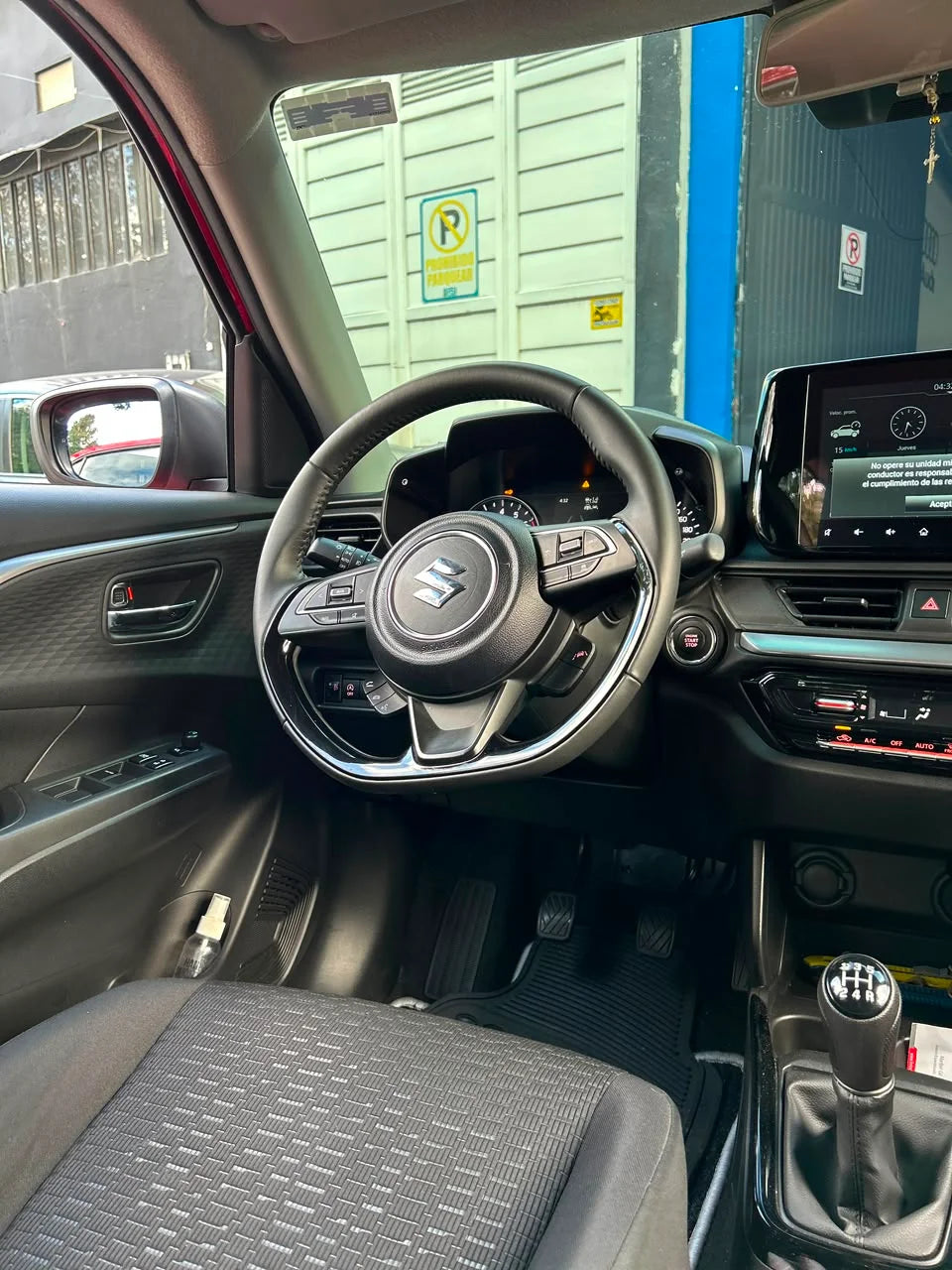 SUZUKI SWIFT HÍBRIDO GLX MT