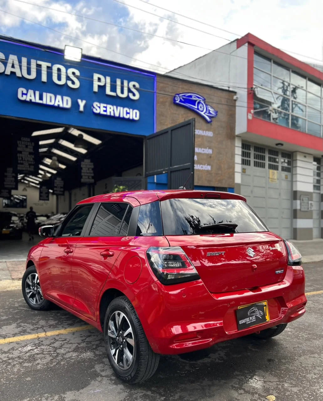 SUZUKI SWIFT HÍBRIDO GLX MT