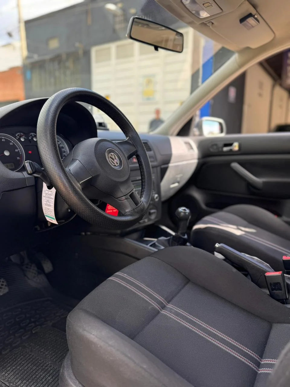 VOLKSWAGEN JETTA MT