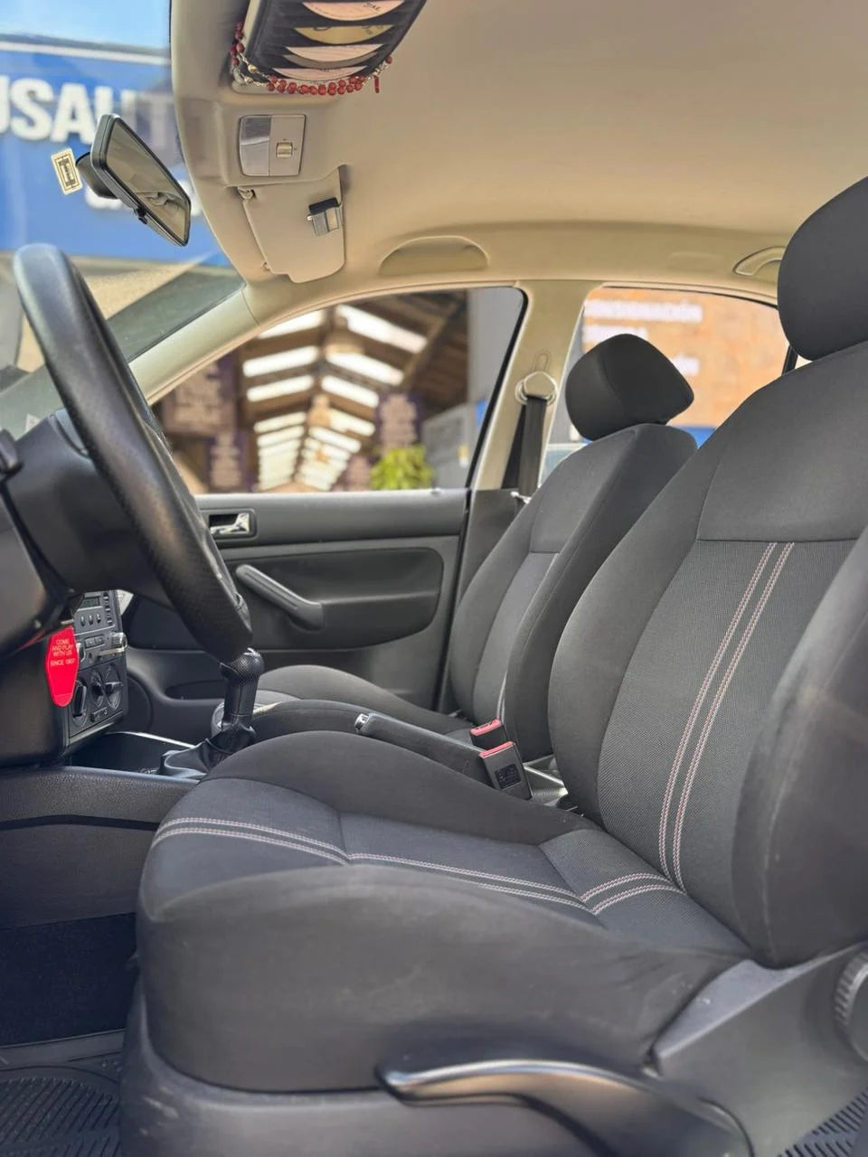 VOLKSWAGEN JETTA MT
