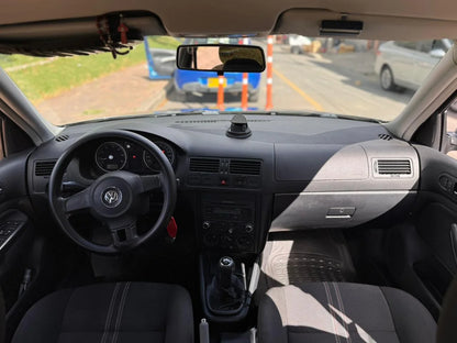 VOLKSWAGEN JETTA MT