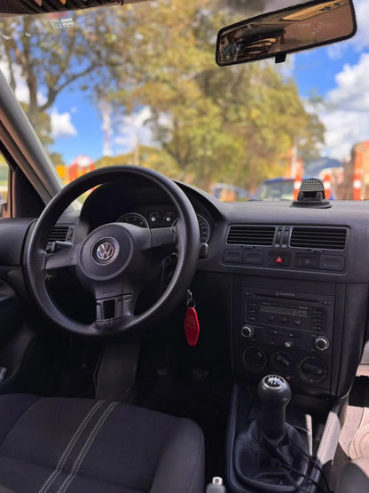 VOLKSWAGEN JETTA MT