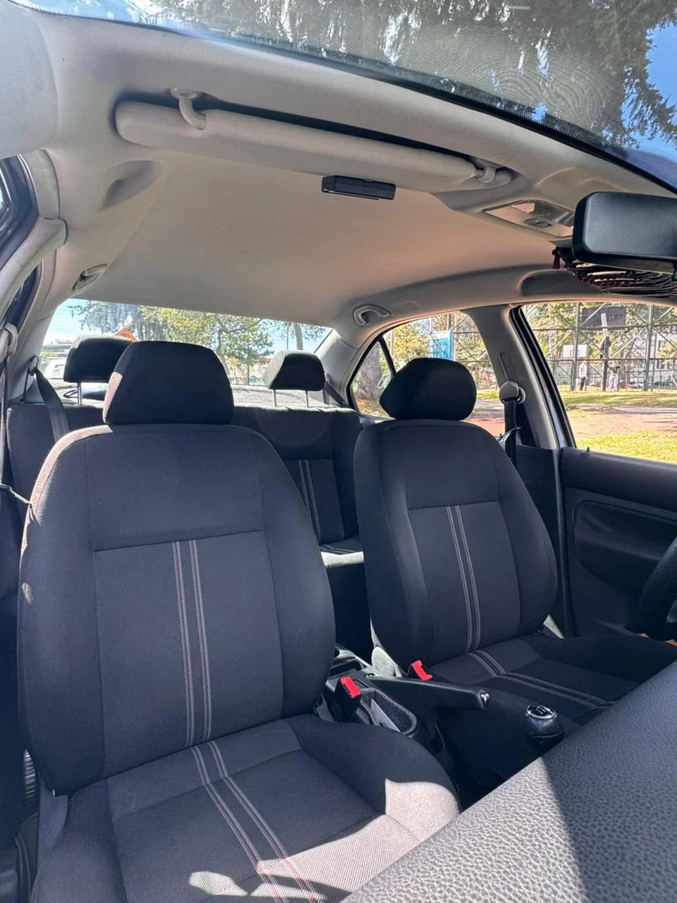 VOLKSWAGEN JETTA MT