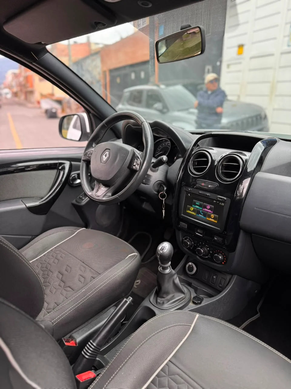 RENAULT DUSTER OROCH INTENS 2.0 MT 4X4
