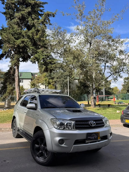 TOYOTA FORTUNER 3.0 DIÉSEL AT