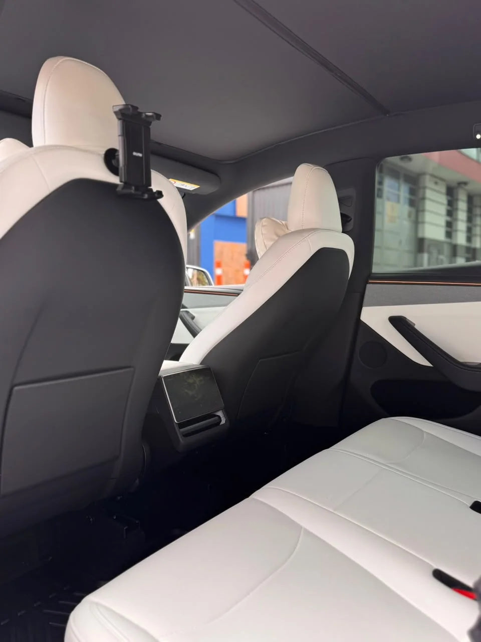 TESLA MODEL Y LONG RANGE AWD AT 383 KW 4X4