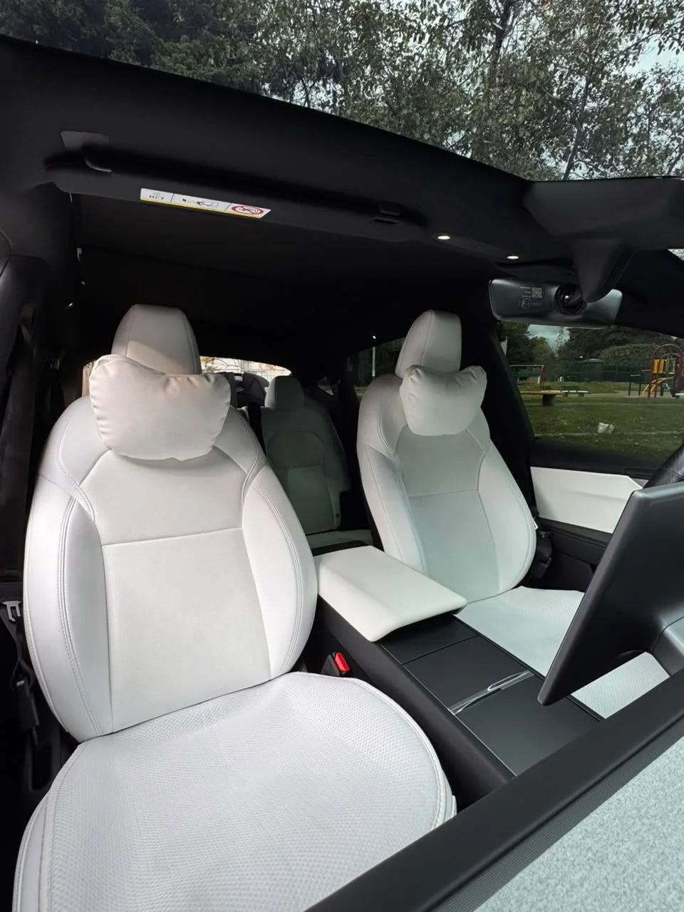 TESLA MODEL Y LONG RANGE AWD AT 383 KW 4X4