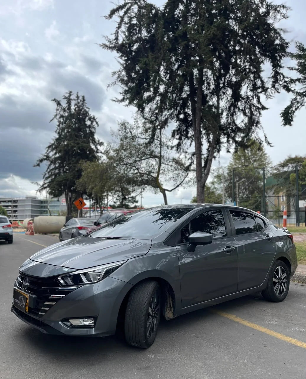 NISSAN VERSA ADVANCE 1.6 MECANICO SEDÁN