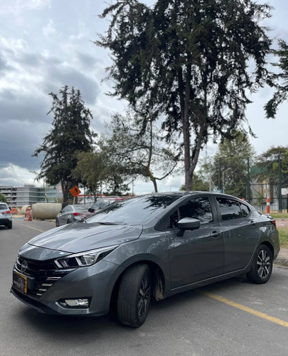 NISSAN VERSA ADVANCE 1.6 MECANICO SEDÁN
