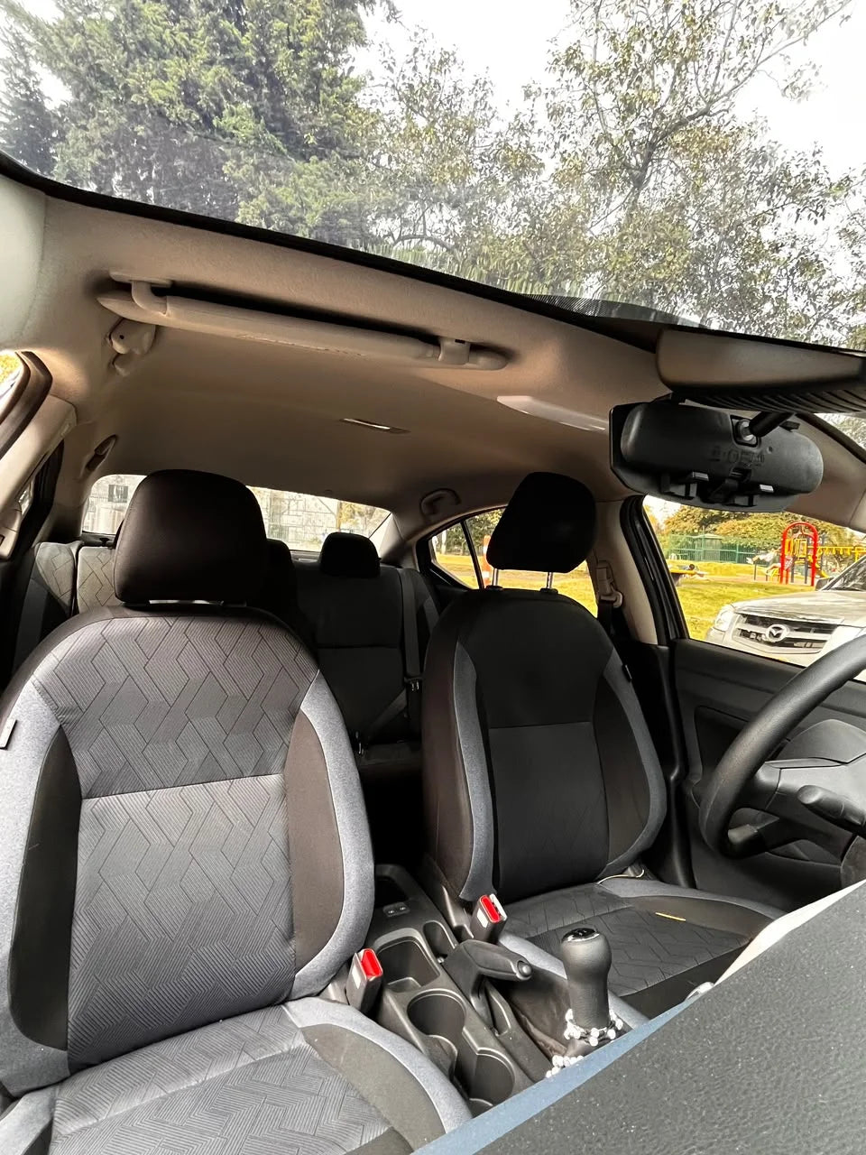 NISSAN VERSA ADVANCE 1.6 MECANICO SEDÁN